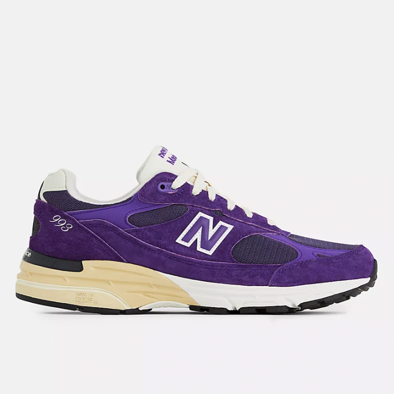 <p><a href="https://go.redirectingat.com?id=74968X1596630&url=https%3A%2F%2Fwww.newbalance.com%2Fpd%2Fmade-in-usa-993%2FU993V1-47887.html&sref=https%3A%2F%2Fwww.esquire.com%2Fstyle%2Fmens-fashion%2Fa60814698%2Fnew-balance-made-in-usa-line%2F" rel="nofollow noopener" target="_blank" data-ylk="slk:Shop Now;elm:context_link;itc:0;sec:content-canvas" class="link ">Shop Now</a></p><p>Made in USA 993</p><p>newbalance.com</p><p>$219.99</p>