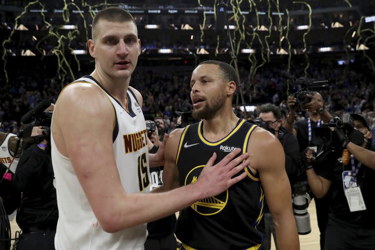 Nikola Jokic y Stephen Curry son dos de las estrellas que tendrá la temporada 2022/23 de la NBA