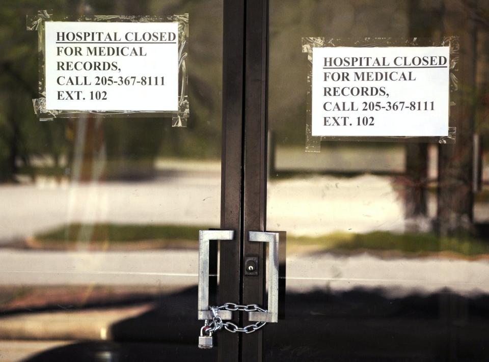 <span class="caption">The recently closed Pickens County Medical Center in Carrollton, Alabama, one of the latest health care facilities to fall victim to a wave of rural hospital shutdowns across the United States.</span> <span class="attribution"><a class="link " href="http://www.apimages.com/metadata/Index/Virus-Outbreak-Rural-Hospitals/679eae6576054acf8695ea46156a6837/12/0" rel="nofollow noopener" target="_blank" data-ylk="slk:AP /Jay Reeves;elm:context_link;itc:0;sec:content-canvas">AP /Jay Reeves</a></span>