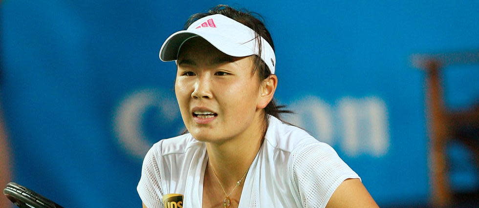 

La joueuse de tennis Peng Shuai en plein match. 
