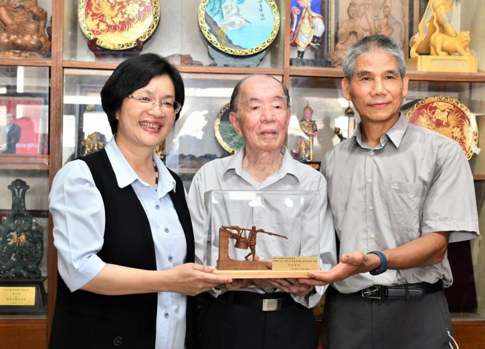 人間國寶施至輝，勇奪藝術界「奧斯卡」、獲國家文化資產保存獎肯定！（圖：李河錫攝）