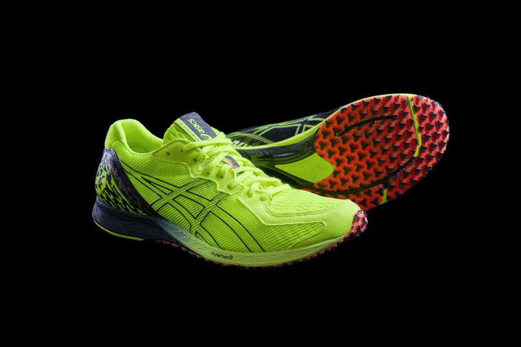 ASICS同步推出全新TENKA 點火天下系列，TARTHEREDGE 2搭載FLYTEFOAM PROPEL回彈大底提升能量轉換效果。官方提供