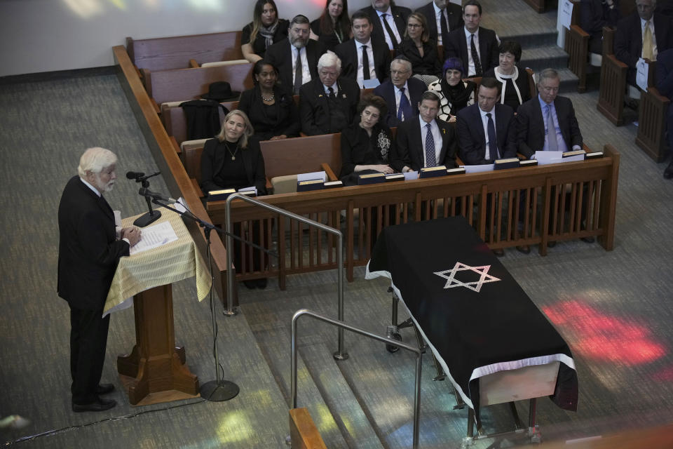 Former Senator Chris Dodd speaks at the funeral for former Senator Joe Lieberman in Stamford, Conn., Friday, March. 29, 2024. (AP Photo / Bryan Woolston)