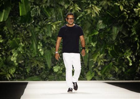 Designer Naeem Khan walks the runway during his Spring/Summer 2014 collection during New York Fashion Week, September 10, 2013. REUTERS/Joshua Lott