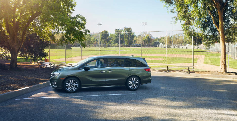 Der Minivan Odyssey von Honda geht in die fünfte Generation. Das Modell kann mit neuen Motoren, einer ausgereiften Connectivity und einem verbesserten Sicherheitsassistenten punkten. Hierzulande wird der Minivan allerdings nicht erhältlich sein.