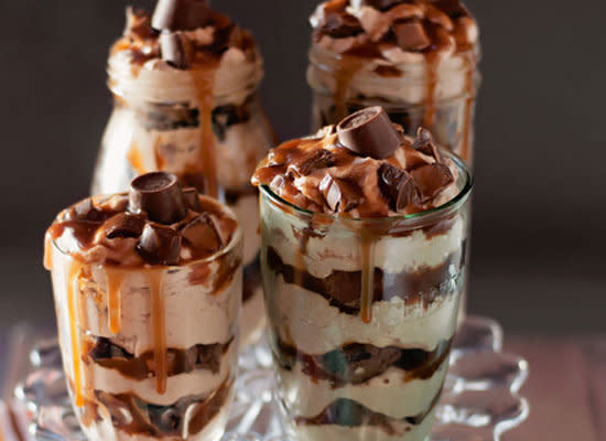 <strong>Get the <a href="http://www.bakingdom.com/2012/06/rolo-brownie-trifles.html">Rolo Brownie Trifle recipe</a> by Bakingdom</strong>