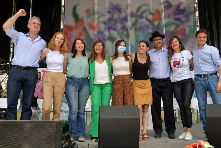 Gabriela Cerruti en la Fiesta de la Primavera en Valencia, España