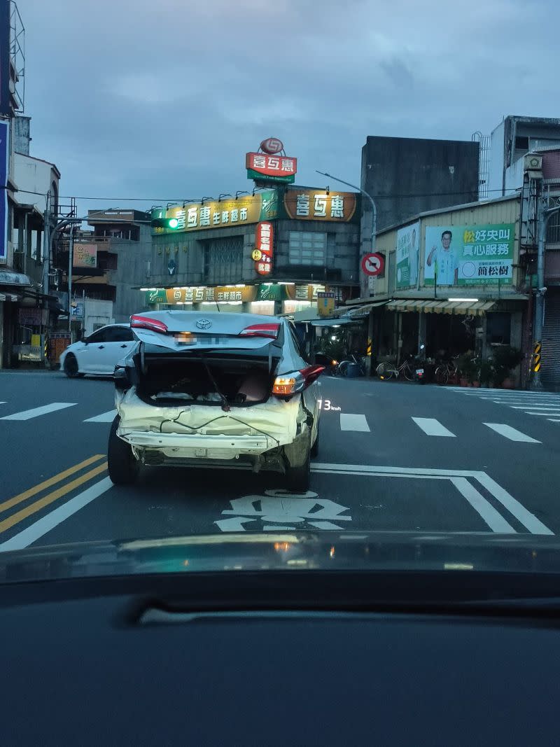 ▲許多在地人紛紛分享經驗，原來超多人遇到過這輛車，在當地早已頗為知名。（圖／翻攝自「宜蘭知識＋」臉書）