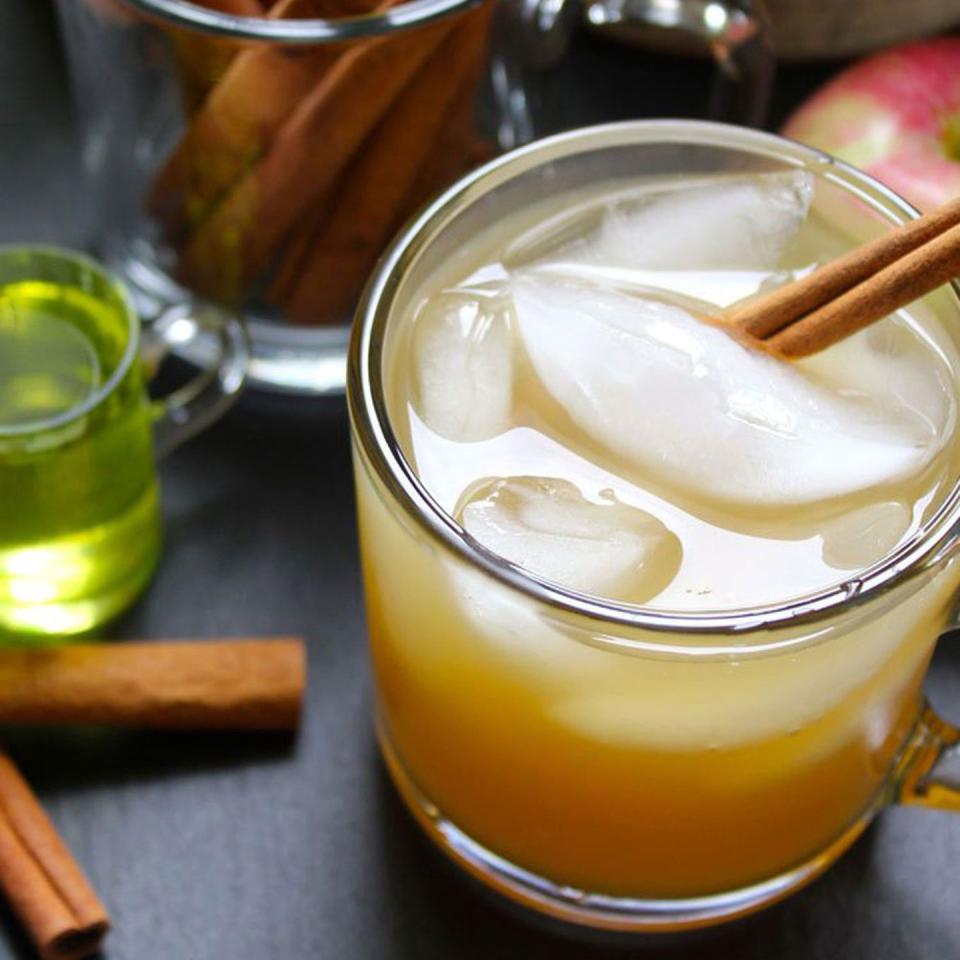 Apple Ginger Beer Cocktail