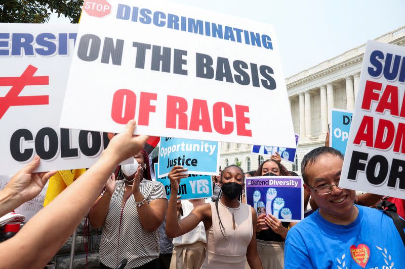 FILE PHOTO: U.S. Supreme Court rejects affirmative action in university admissions