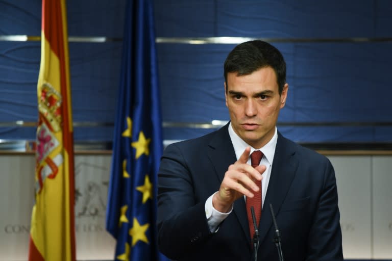 Spanish Socialist Party (PSOE) leader Pedro Sanchez gestures during a press conference at the Spanish Parliament in Madrid on February 2, 2016