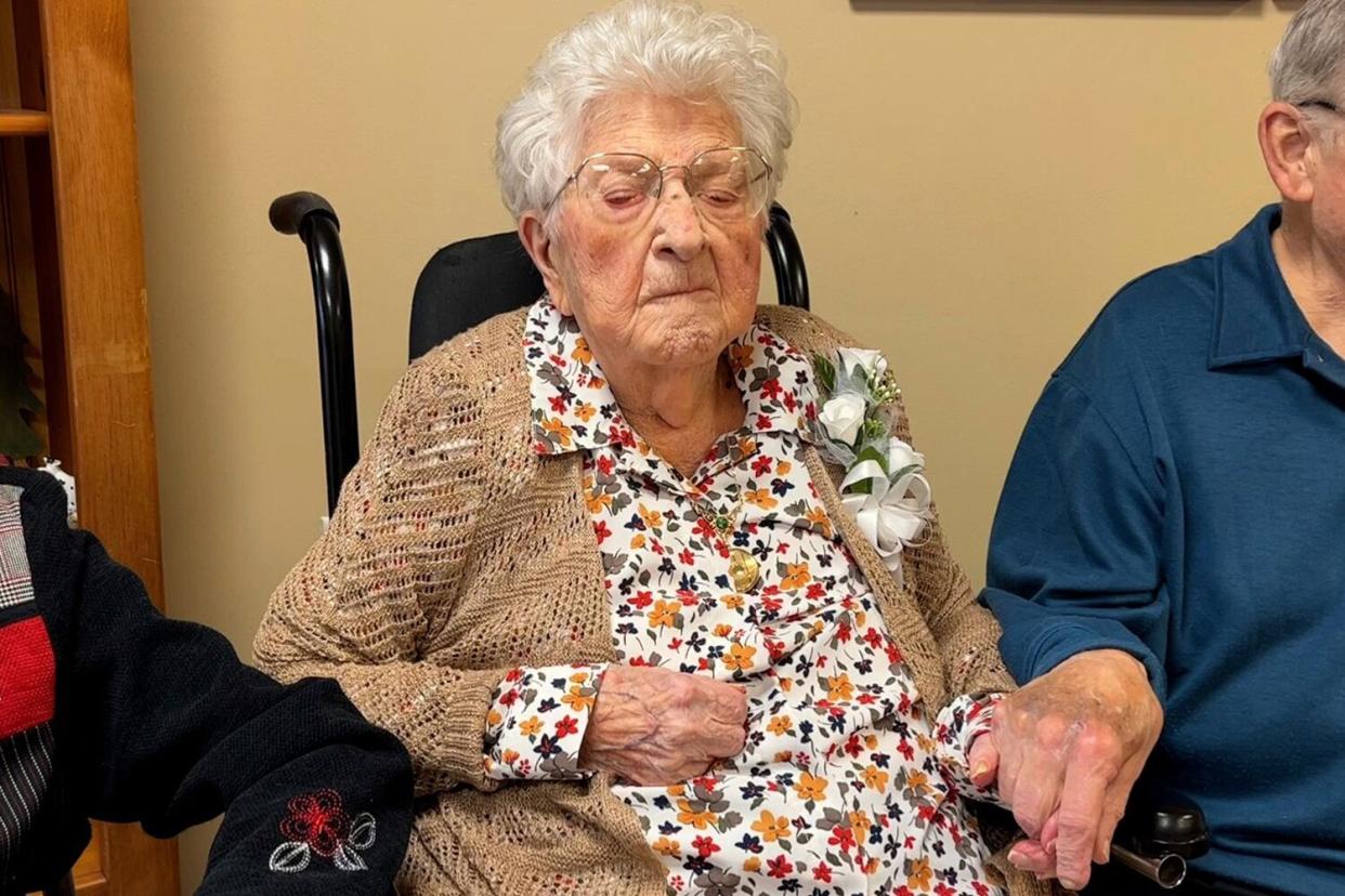 Mandatory Credit: Photo by Uncredited/AP/Shutterstock (13699294a) This image made from video, provided by KCCI 8 News in Des Moines, Iowa, shows Bessie Laurena Hendricks, center, celebrating her 115th birthday in November 2022. Hendricks, an Iowa woman who was believed to be the oldest living person in the U.S., died, at the age of 115 Obit Oldest Person in US, United States - 03 Jan 2023