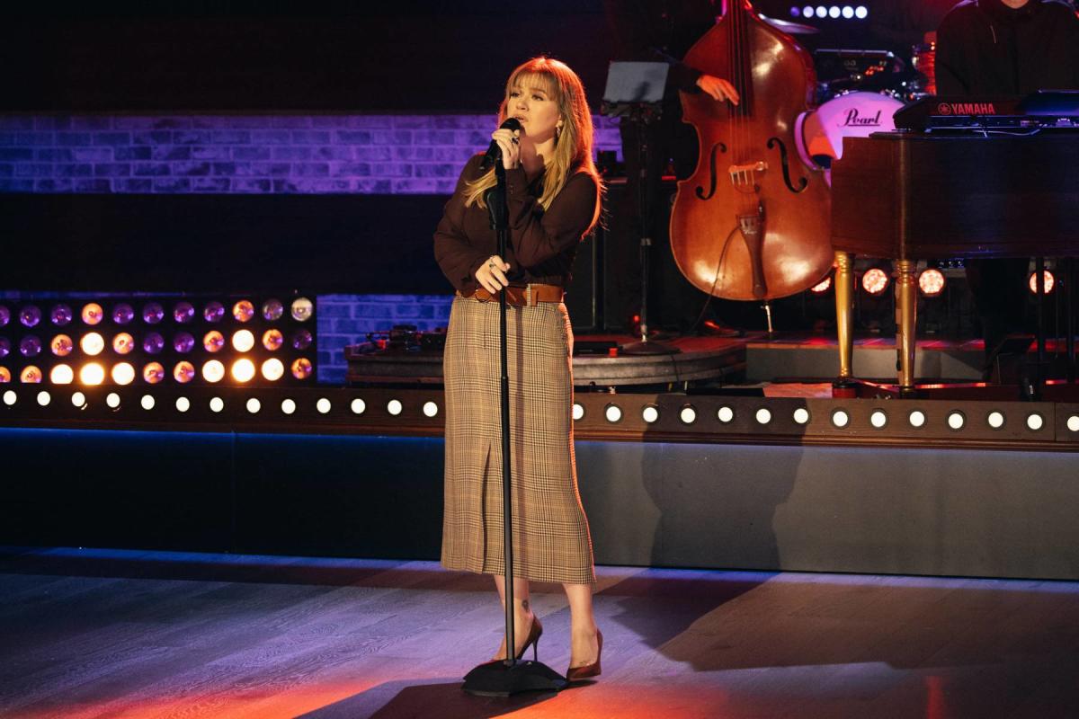 Kelly Clarkson Honors Martin Luther King Jr. Day With Cover of U2’s ‘Pride’