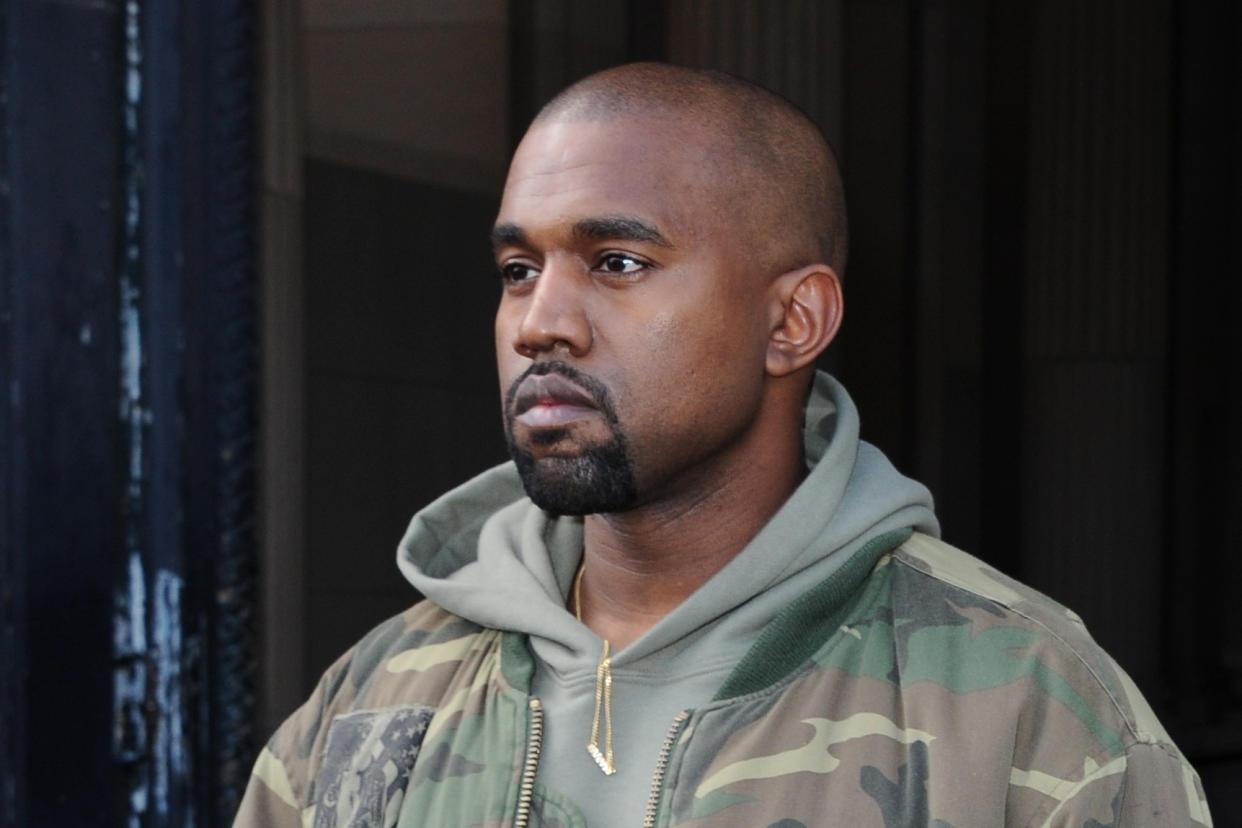 US-Rapper Kanye West provoziert mit Nackfotos für seine neue Mode-Kollektion. (AP Photo/Binta)