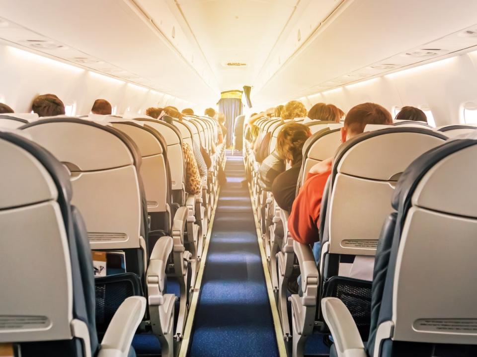 Passenger offers to sell their seat to newlywed wife (Getty Images/iStockphoto)
