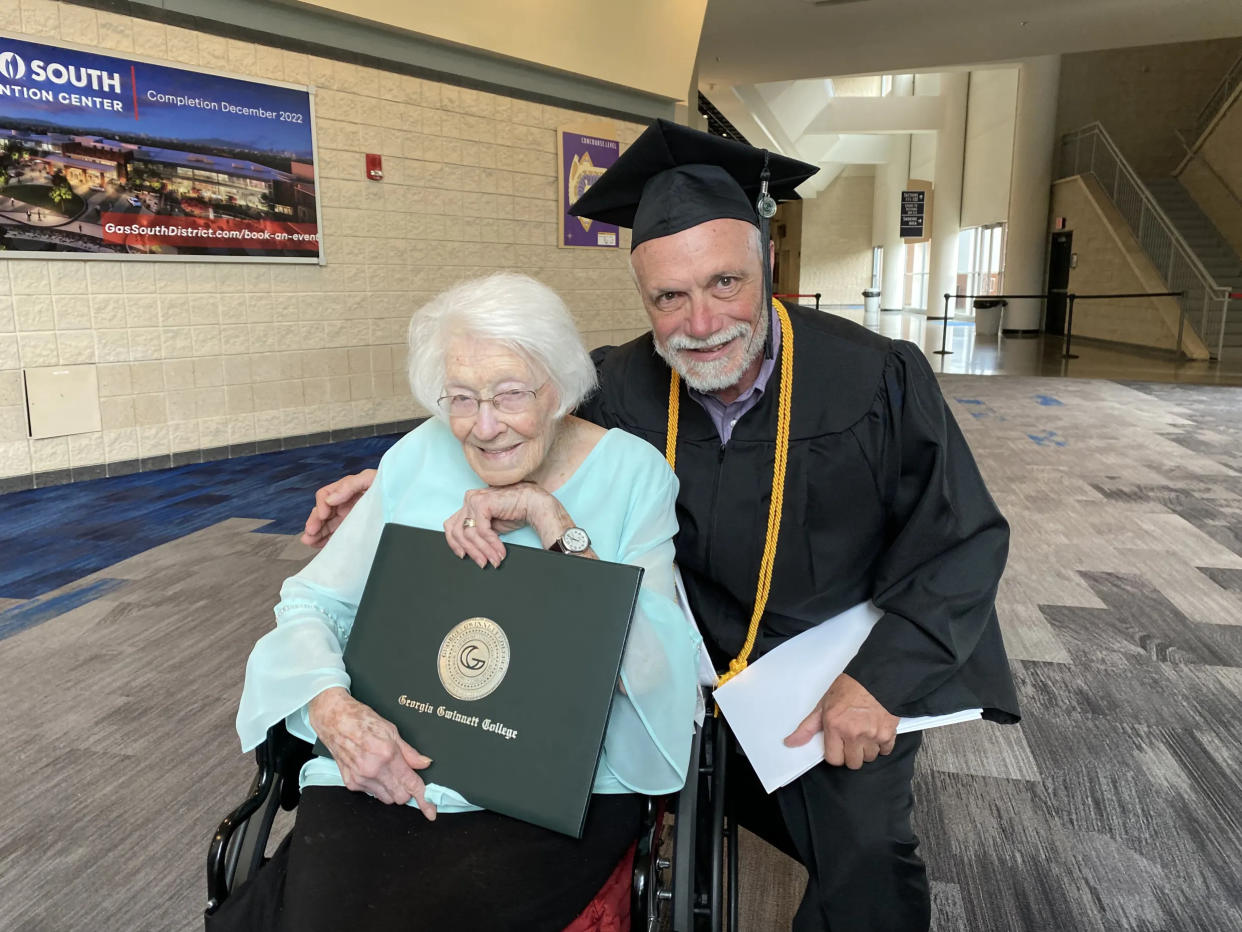 Sam Kaplan, 72, and his 99-year-old mother at his graduation. (Credit: Georgia Gwinnett College) 