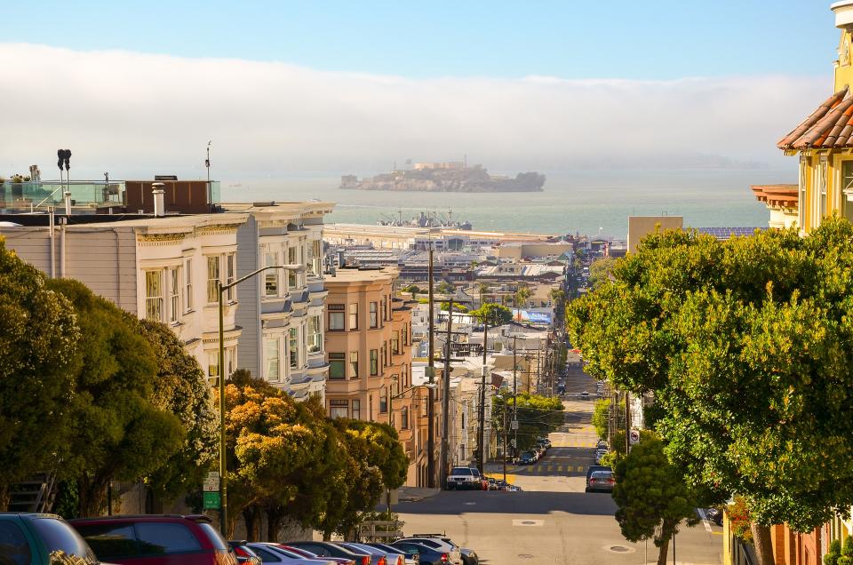 <p>Varias ciudades de California aparecen en la lista de de Demographia de los lugares en los que el acceso a la vivienda es más caro. Una de ellas es San Francisco, con una ratio de 8,8. (Foto: <a rel="nofollow noopener" href="http://pixabay.com/es/san-francisco-california-ee-uu-1630372/" target="_blank" data-ylk="slk:Pixabay;elm:context_link;itc:0;sec:content-canvas" class="link ">Pixabay</a> / USA-Reiseblogger). </p>