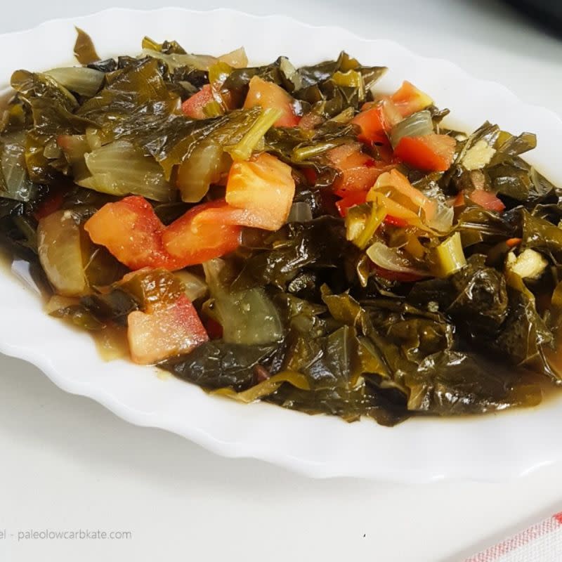 <p>We Eat At Last</p><p>You can still enjoy collard greens without meat with this easy Instant Pot vegetarian collard greens recipe. This recipe still retains the smoky flavor, without meat making it also great for meatless Mondays.</p><p><strong>Get the Recipe:</strong><a href="https://www.paleolowcarbkate.com/vegetarian-apple-cider-collard-greens/" rel="nofollow noopener" target="_blank" data-ylk="slk:Vegetarian Apple Cider Collard Greens;elm:context_link;itc:0;sec:content-canvas" class="link "> <strong>Vegetarian Apple Cider Collard Greens</strong></a></p>