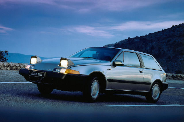 15 Forgotten Cars With Pop Up Headlights