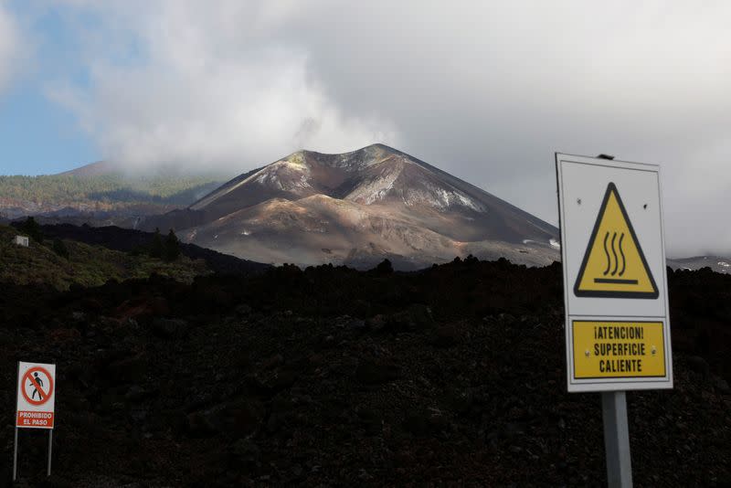 General view of the main crater of the Tajogaite volcano.