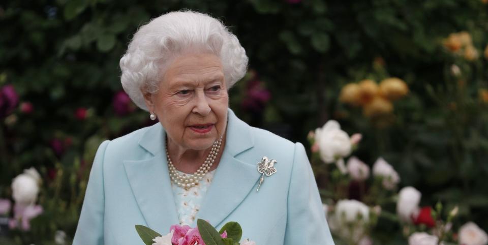 queen elizabeth ii at the chelsea flower show on may 23th, 2016