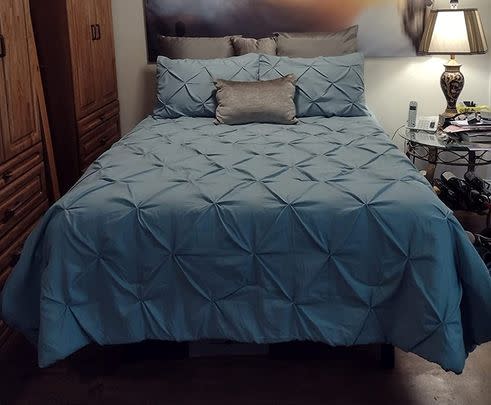 A polyester full-size comforter set with over 28,000 five-star reviews
