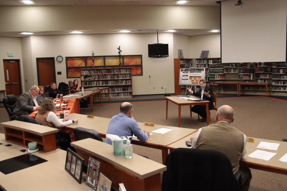 Rodney Green of the Michigan Association of School Boards talks to the Tecumseh Board of Education about the candidate profile for the school district's next superintendent at a meeting Wednesday, Jan. 31, 2024, at Tecumseh High School.