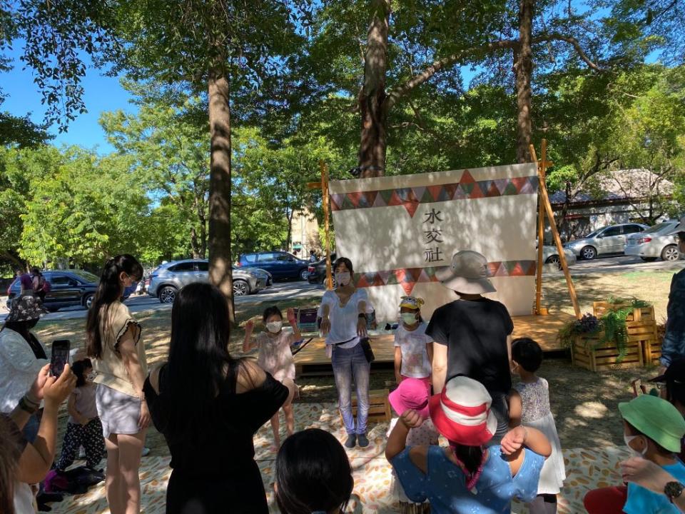 水交社從眷村轉型為藝文場域，今夏舉辦四場市集活動，讓孩子享受悠遊藝術時光。（記者林雪娟攝）