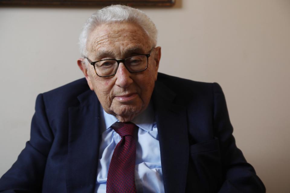 Henry Kissinger sees parallels between this era and the international challenges of the Vietnam War. 