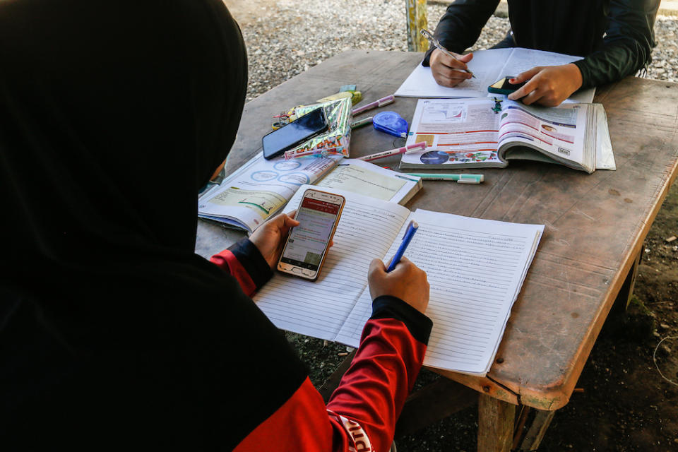 Noraini acknowledged that steady internet access is critical for home-bound students to continue their studies. — Picture by Sayuti Zainudin