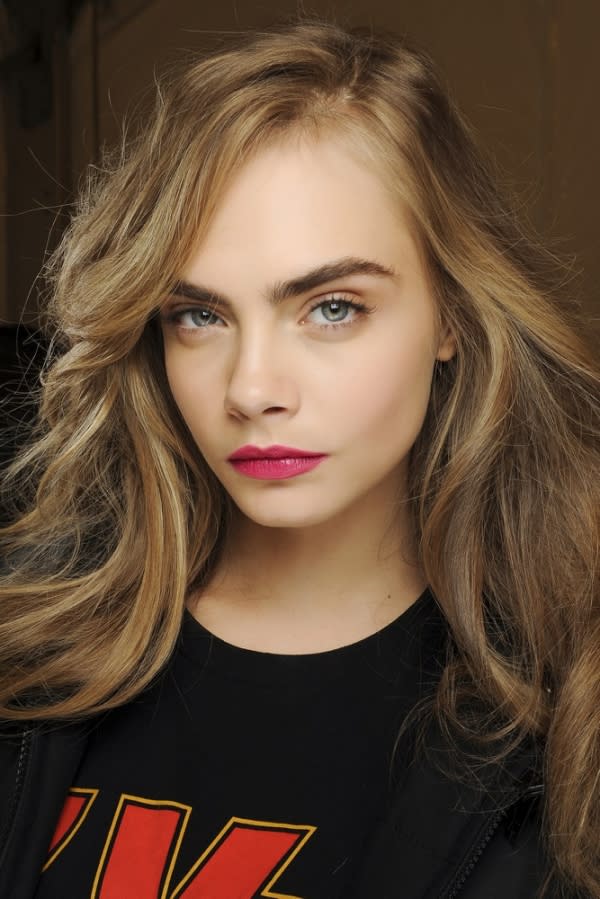 超模接班人！還不認識新銳英倫超模卡拉迪樂芬妮Cara Delevingne?!