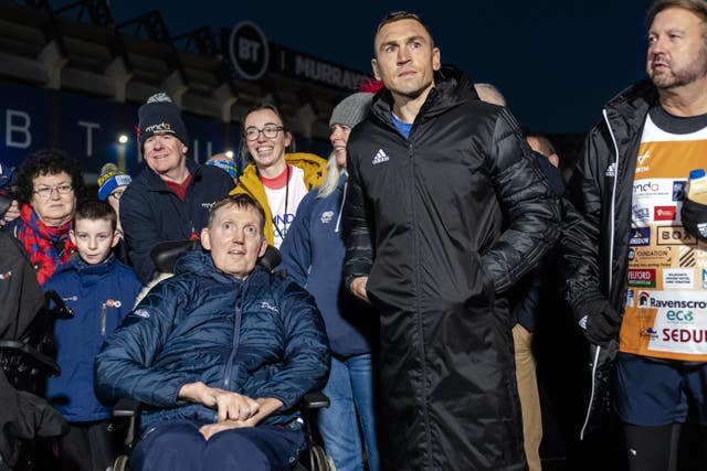 Kevin Sinfield with Doddie Weir (left) 