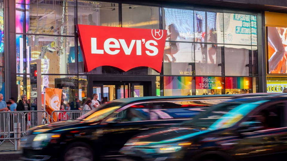 Levi Strauss Poised For Growth With Accelerating Women's Denim Segment And Cost-Saving Initiatives: Analyst