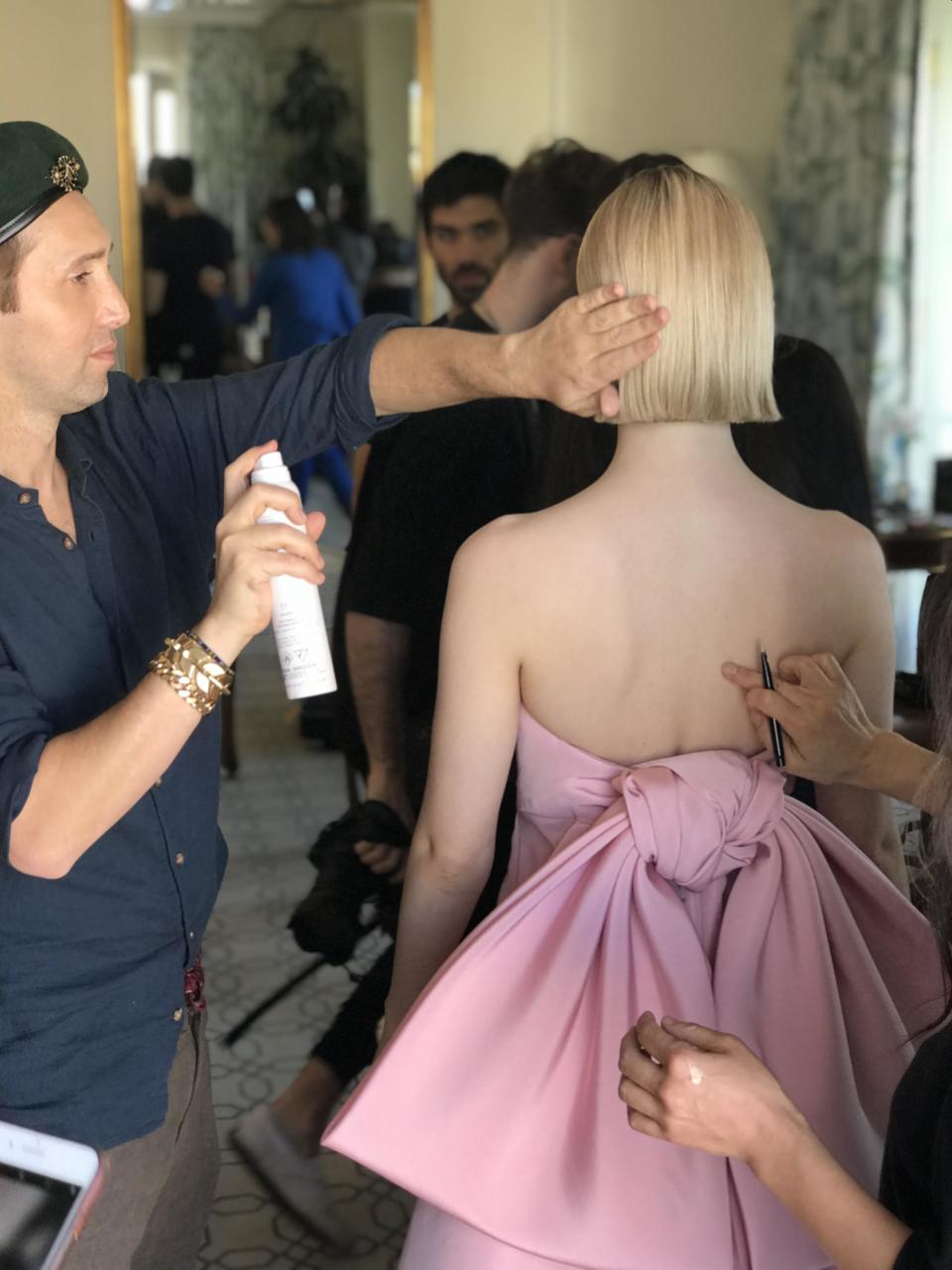 Hairstylist Adir Abergel shares the details as well as behind-the-scenes images of Saoirse Ronan's Oscar 2018 haircut.