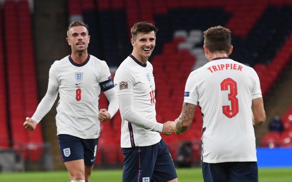 Mason Mount celebrates his winner with team-mates - SHUTTERSTOCK