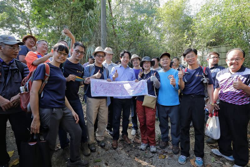  賴清德說，走步道不僅可以緬懷先人篳路藍縷的努力，也可以沉浸在文化當中，並接近生態環境。（圖／總統府提供）