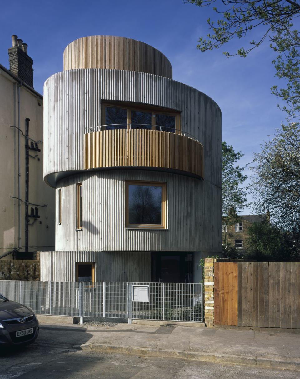 <p><strong><u>The Jury Report said:</u></strong></p><p>'Neighbours of a small site used mainly for fly-tipping suggested to the architects Chance de Silva that it could be transformed into a private house. A corner site on a residential street has now become an experiment in architecture and sound. The music <em>Vexations</em> by Erik Satie, a potentially endless loop of notes, was the starting point for the collaboration between the architects and the sound artist Scanner.</p><p>'The resulting curved form reduces the volume of the building from the street and allows it to be pulled forward in front of the building line taking advantage of the views. It celebrates the honesty of exposed materials where you can see the "making" of the components both inside and outside the building.'</p>