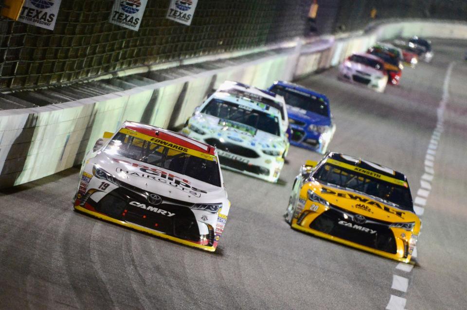 Will Matt Kenseth (R) be joining Carl Edwards in the title hunt at Homestead? (Getty)