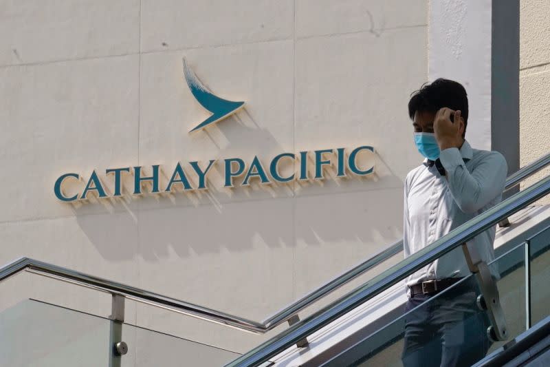 ▲香港國泰航空公司（CathayPacific Airways Limited）被中國乘客投訴，空服員歧視不會說英語的人，嘲笑說「如果你不能用英文說出毛毯，那你就不配拿毛毯」。資料照。（圖／美聯社／達志影像）