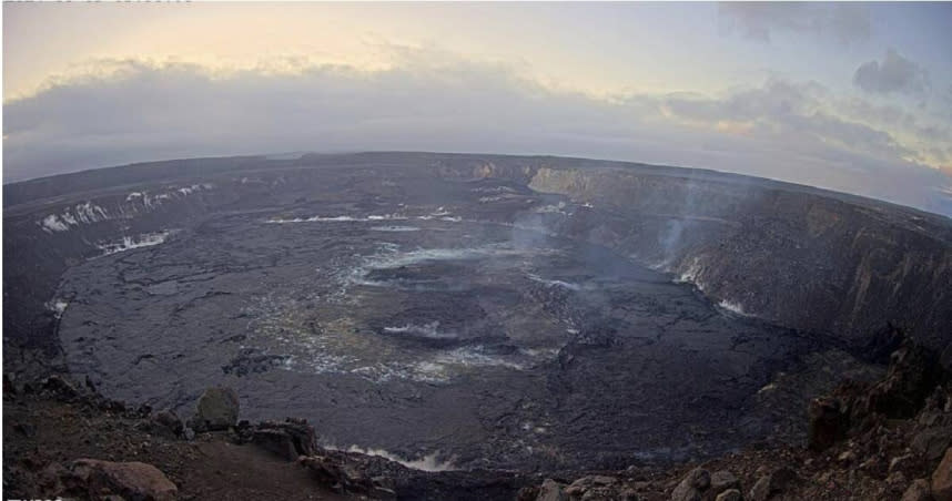 夏威夷基拉韋亞火山（Kīlauea）一處偏遠地區於美東時間3日開始噴發，距離該區域上次噴發時間1974年12月，已是半世紀前的事。（圖／達志／美聯社）