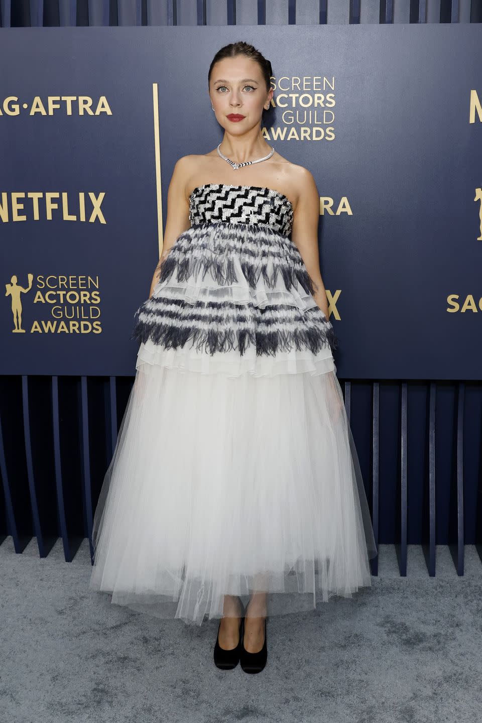 los angeles, california february 24 bel powley attends the 30th annual screen actors guild awards at shrine auditorium and expo hall on february 24, 2024 in los angeles, california photo by frazer harrisongetty images