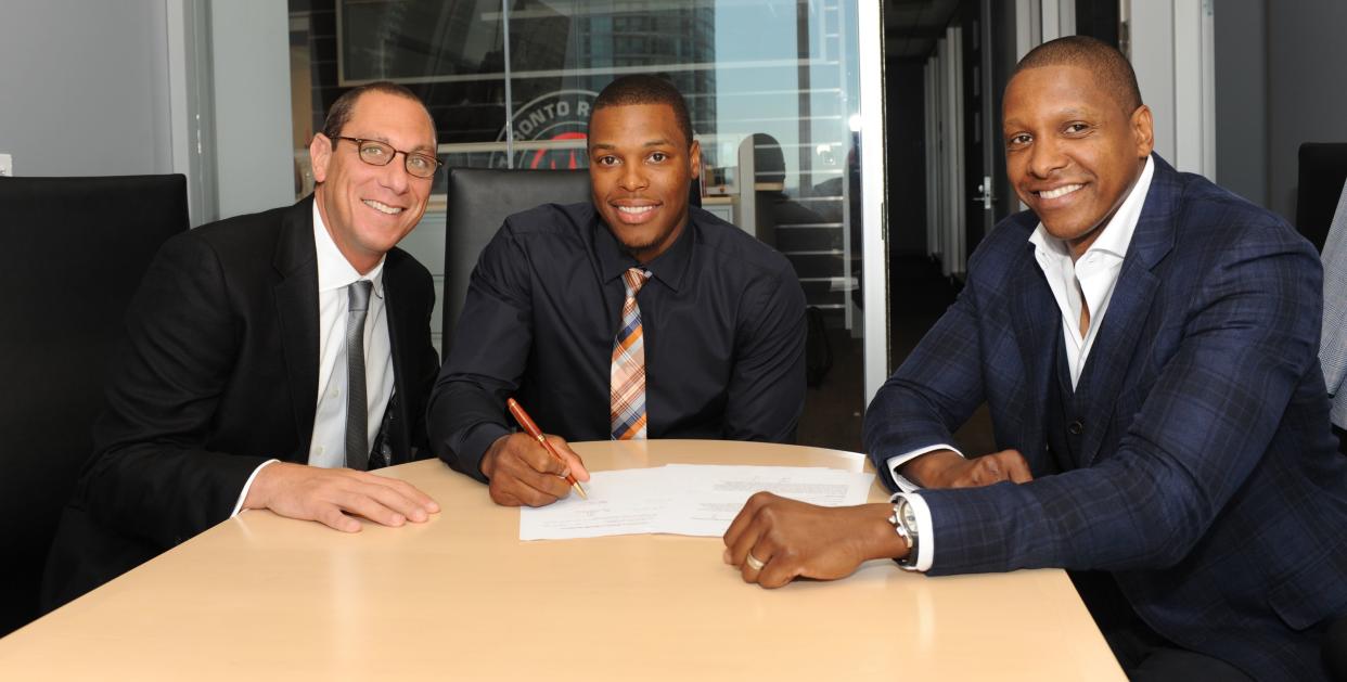 Andy Miller (L), agent at heart of FBI college hoops probe, can no longer represent NBA players. (Getty)