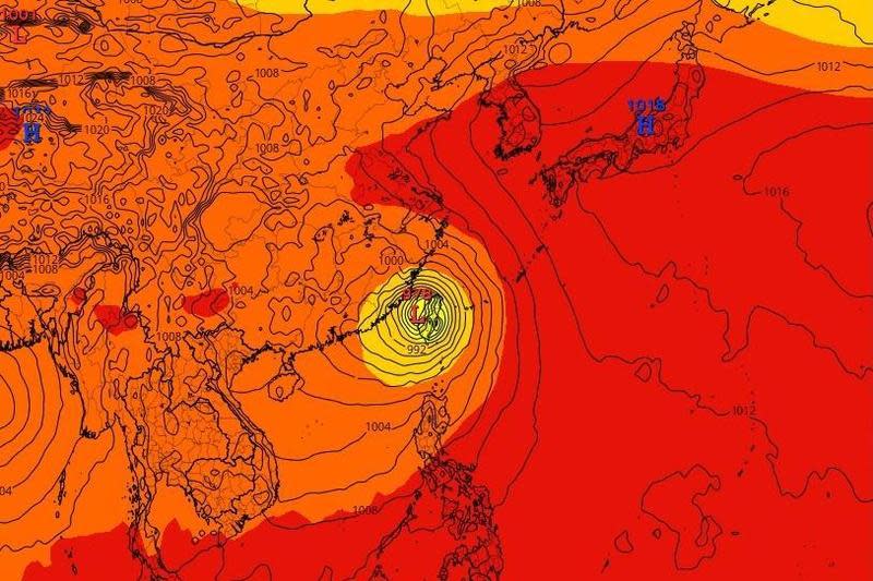 根據歐洲模式最新預測，可能成為今年5號颱風的杜蘇芮路徑大修，恐直接侵台。（翻攝自「台灣颱風論壇｜天氣特急」臉書）