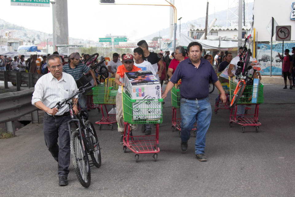 FOTOS: Caos y saqueos por operativo policíaco en San Juanico