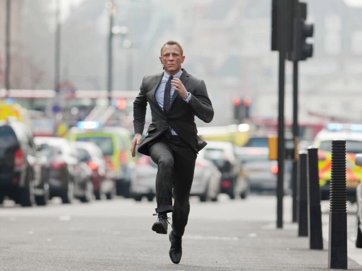 Daniel Craig suffers injury on theBond 25 set (Credit: Sony)
