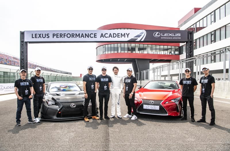 本次LEXUS Performance Academy特別重金邀請現役SUPER GT冠軍車手Hiroki Yoshimoto(吉本 大樹)領銜。