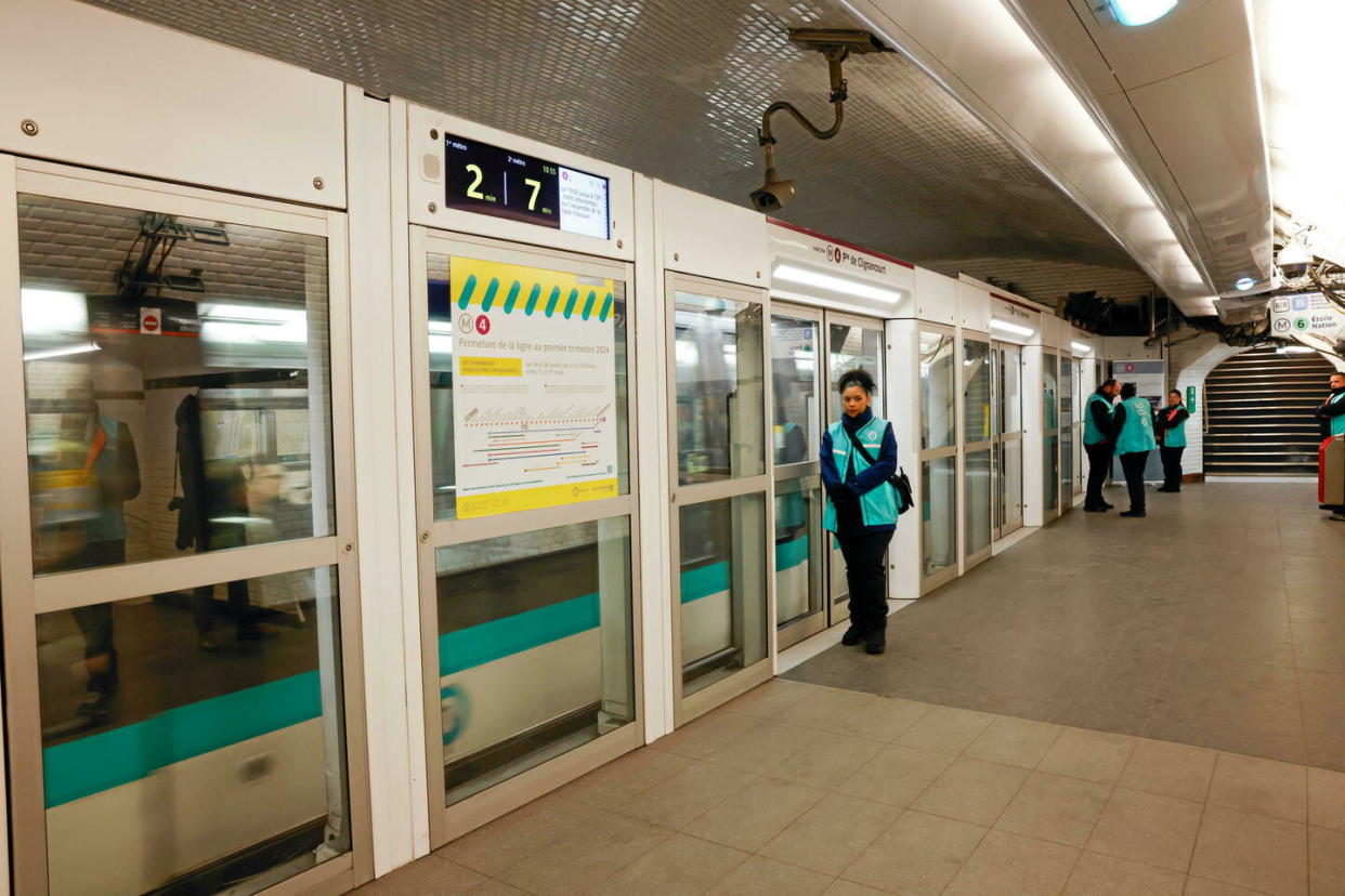 Les agents d'accueil de la RATP toucheront jusqu'à 1 777 euros de primes pendant les JO.  - Credit:ROMUALD MEIGNEUX/SIPA / SIPA / ROMUALD MEIGNEUX/SIPA