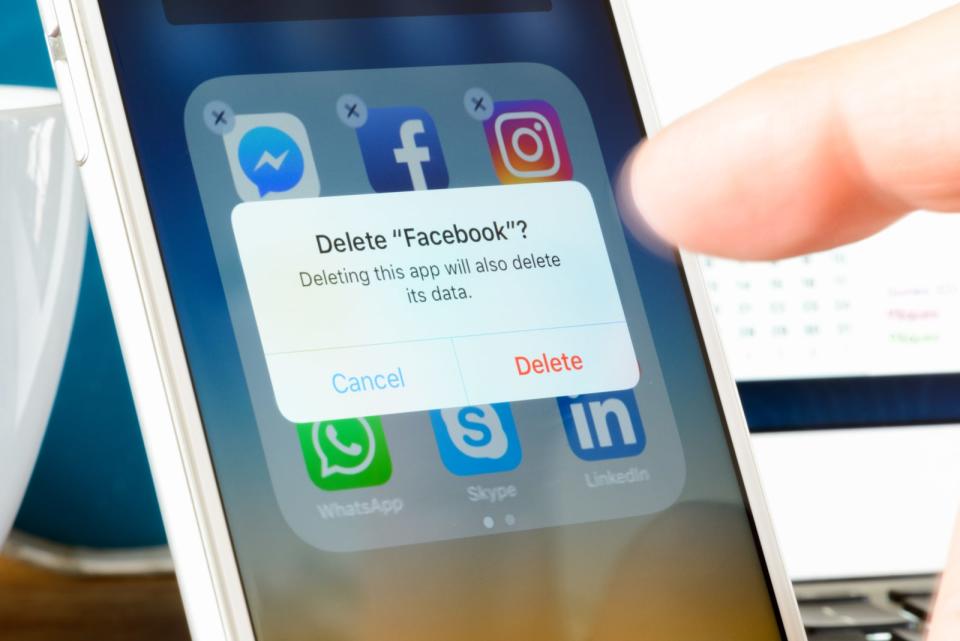 Deleting Facebook App from Smartphone