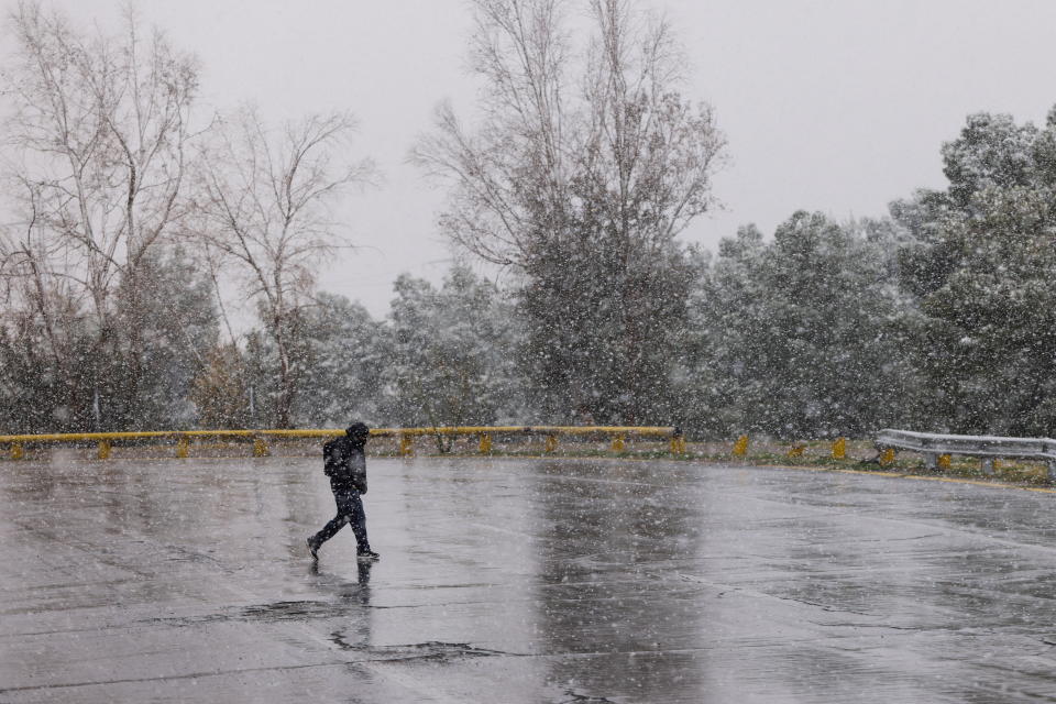 Nieve cayendo en Ciudad Juárez, Chihuahua. (REUTERS/Jose Luis Gonzalez)