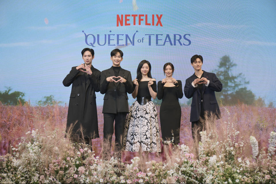 <strong>《淚之女王》由朴成焄、金秀賢、金智媛、李主儐、郭東延主演。（圖／Netflix提供）</strong>